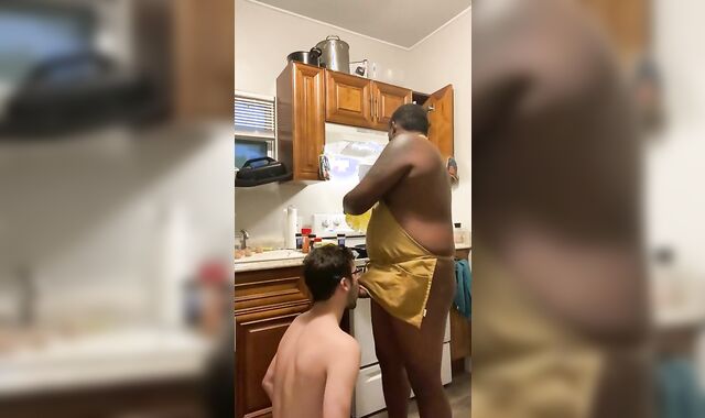 JUSTFOR.FANS/DIMERE_THOMPSON COOKING WITH BOYFRIEND TURNS INTO ROUGH KITCHEN HOOK-UP