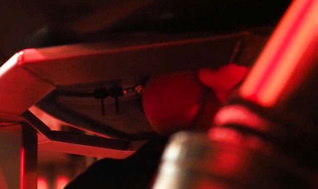 Tormentor John II läst sich intensiv und lange verwöhnen