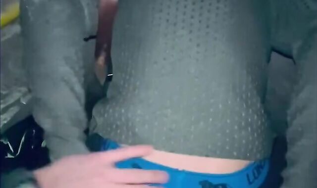 2 Military Otters rip up sans a protection in dungeon space