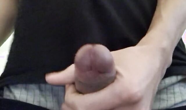 Super-Naughty Fellow sagging pants and fap off