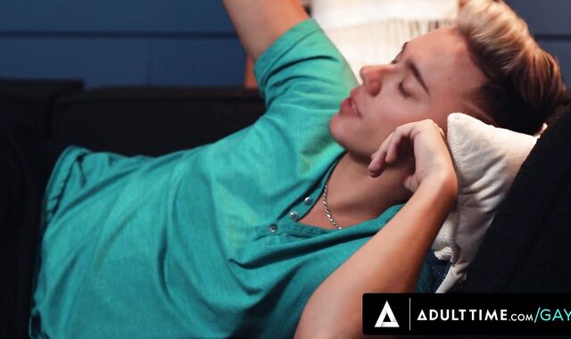 ADULT TIME - Slickly-Trimmed Stepdaddy Drew Sebastian Accidentally Pummels His New Lad Sonny Carter DelRey!