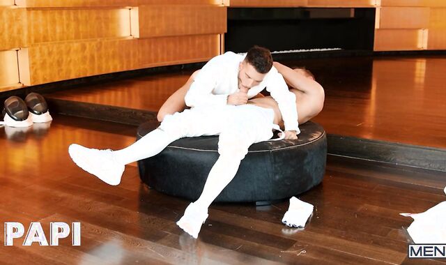 Papi - Tormentor Peter Plays Fencing With Pol Prince And He Targets His Pants To Reveal His Xxl Jizz-Shotgun