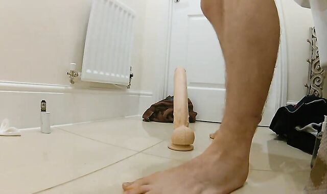 Twunk booty widely opened over bang stick's before jizm shot