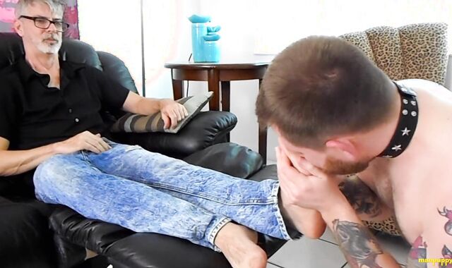 Tormentor Richard Lennox gets a foot fumble from Kaleb Wulf