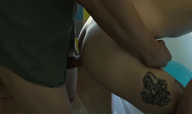 Stepdad smashes sonny in the bathtub and finishes off in mouth