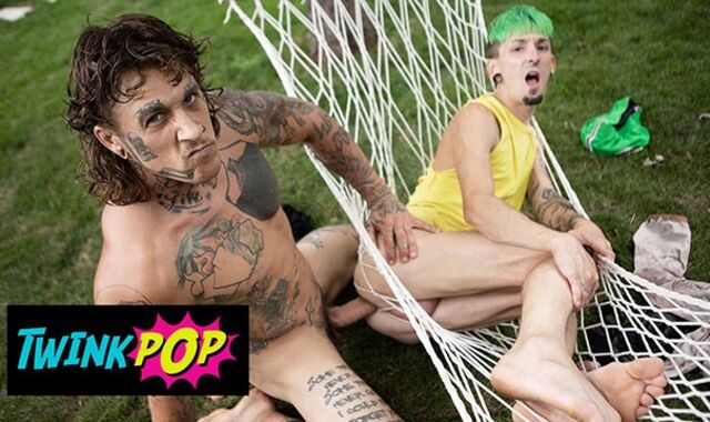 Twink Pop - Slim Adorable Man Charly Willinsky Gets Surprised By Muscular Bo Sinn's Yam-Sized Bone