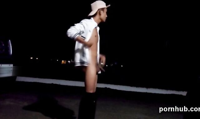 Outdoor Street Night Bare and Wank Off Have Fun