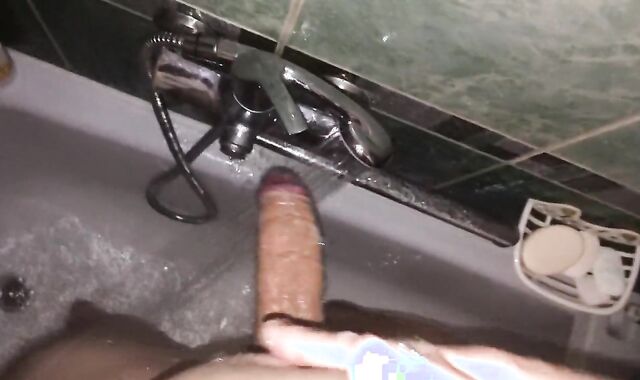 Fapping off in the shower