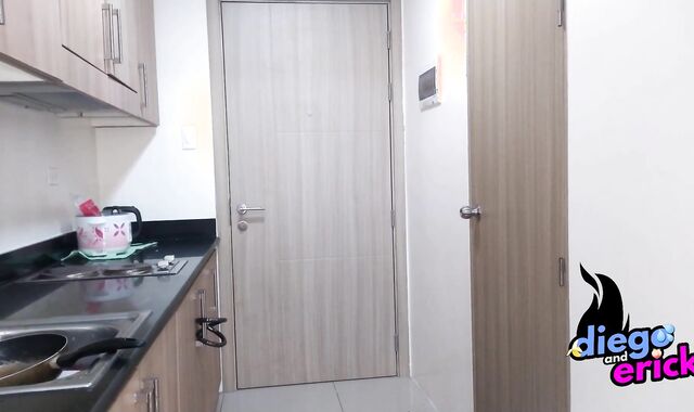 HIGHLY VERY FIRST TIME HOOKING UP USING GRINDR FAG-CONVERSE TOUGH DRILL-A-THON ON THE KITCHEN