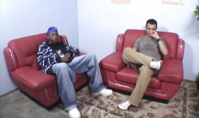 Whiteboi does muddy blow on a dark-hued guy man rod