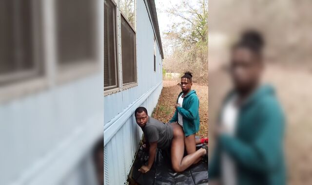 Keyybhadd fuckin' dicklovely outside.