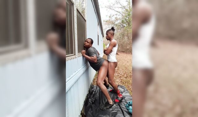 Keyybhadd fuckin' dicklovely outside.