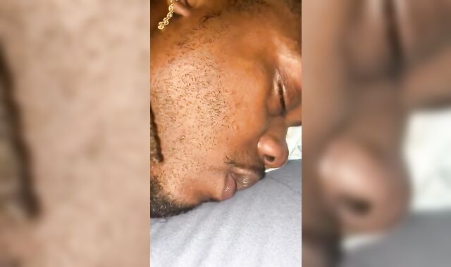 Arab from gas station Pounds customer