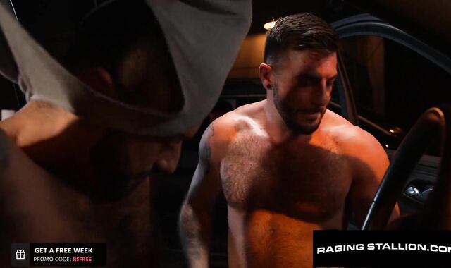 Muscle Wooly Boy Dicks Down Fur Covered Contruction Worker - Ian Holms, Drew Valentino - RagingStallion