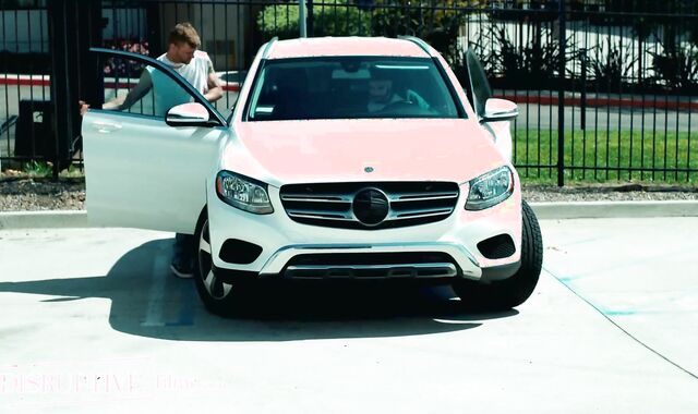 Thirsty Homeless Boy Fed Food & Pound-Stick From 'Supreme' Samaritan - DisruptiveFilms