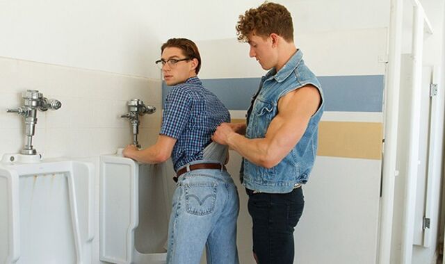 Nerdy Teen Dude With Gasses Gets Astonished And Torn Up Rock Rock Hard In The College Shower By The Class Hooligan