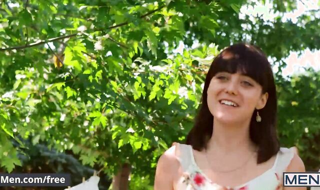 Men - Bulky Tattooed Guy Markus Kage Fucks The Gardener Benjamin Blue Firm In The Yard