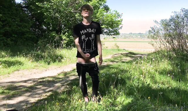 Hasty Jizz-Shot INTO the Forest /Big Schlong (23cm) / Monster Dinky / Cute Boy