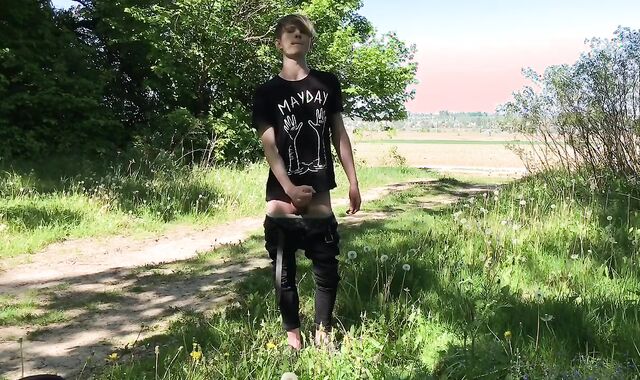 Hasty Jizz-Shot INTO the Forest /Big Schlong (23cm) / Monster Dinky / Cute Boy