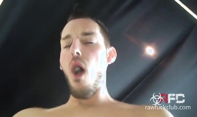 Web Cam and Gio Get it On Wet