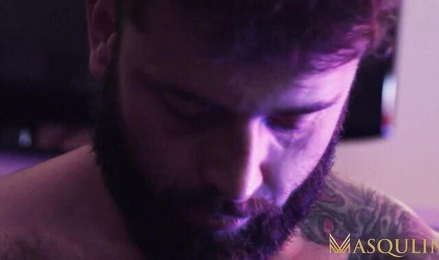 MASQULIN Jay Dymel Receives 2 Raw Rock-Rock Hard-Ons In Mischievous Spitroast