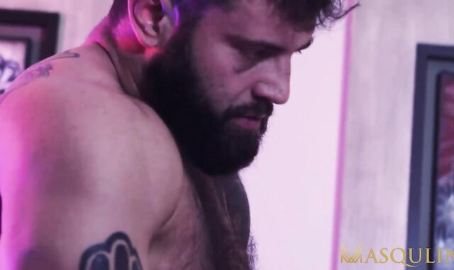 MASQULIN Jay Dymel Receives 2 Raw Rock-Rock Hard-Ons In Mischievous Spitroast