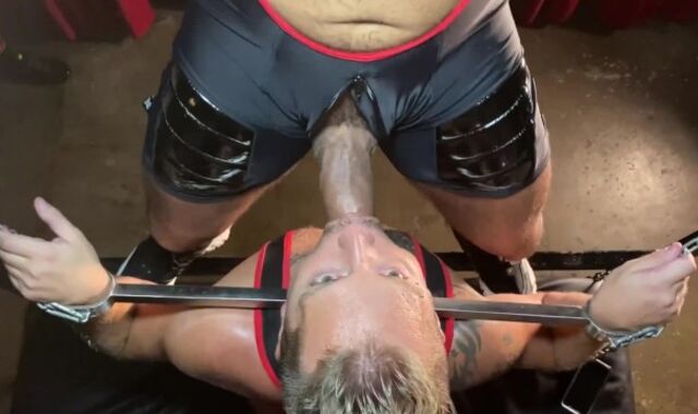 Sir with Viktor Rom Sans A Love Glove Torrid bang sesh in the fetish club