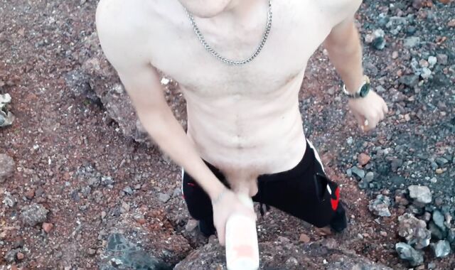 Garrulous dude penetrates virtual homo in the culo