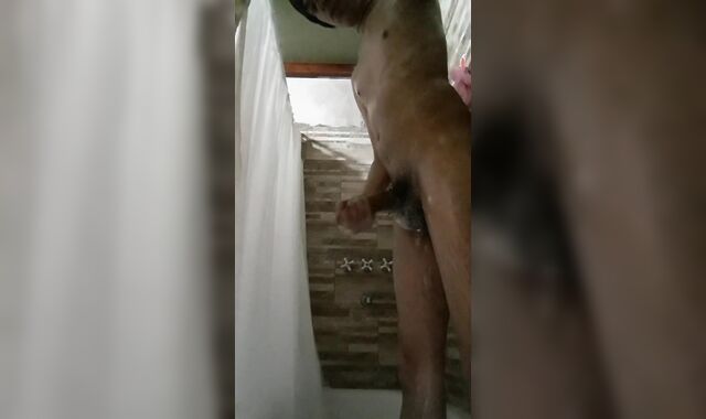 Douche and getting off with love jam in all my assets! more in my OF!