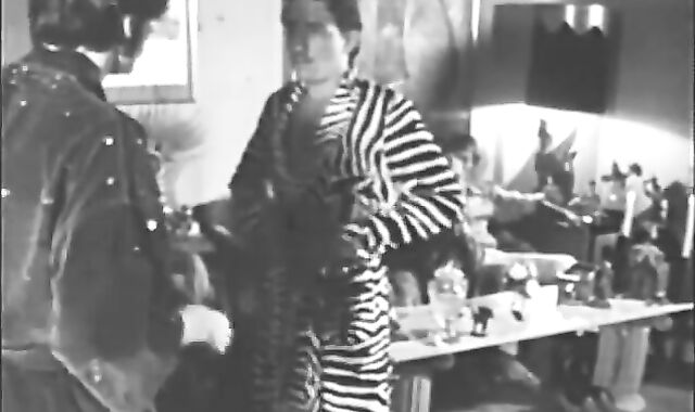 Chucks yam-sized Bash - Part two - Classical rubber-free-for-all-for-all Film