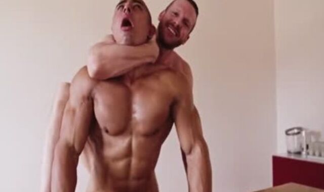 Tim Kruger bare bonks Vicenzo