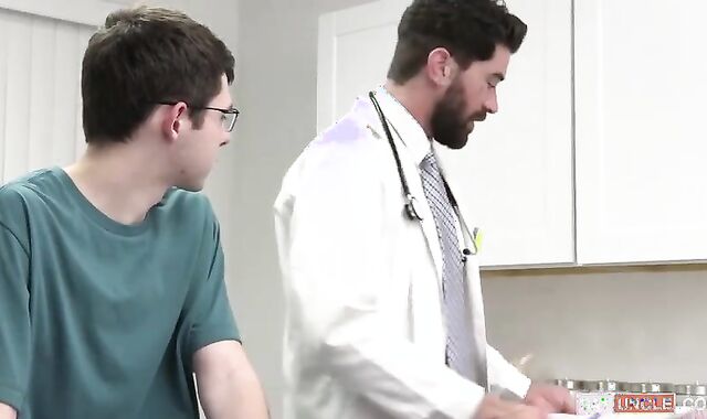 Medic's anal invasion Insertion