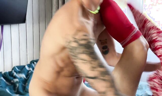 max Gen pummel ex Bart Buer