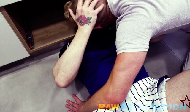 Real plumber takes humid butt as cheque