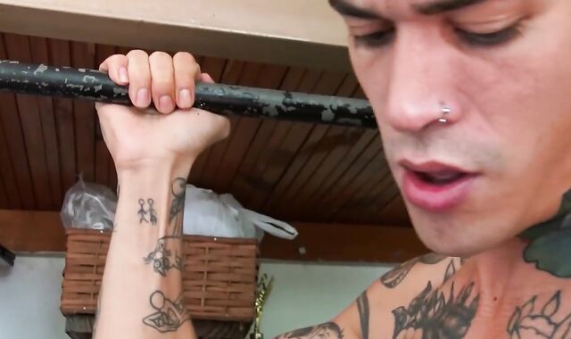 REALITY MEN - Nano And Kendro French Smooch Each Other In The Back Bedroom After Working All Day