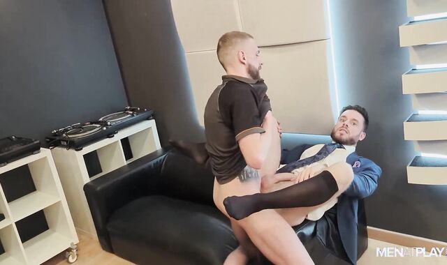 Manuel Reyes + Zac Johnson BEHIND THE SCENES Menatplay "Express Delivery two"