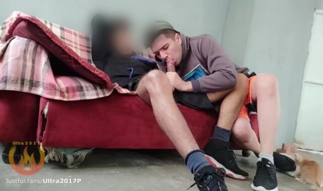 My heterosexual friend penetrates my gullet until concludes off