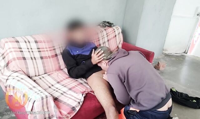 My heterosexual friend penetrates my gullet until concludes off