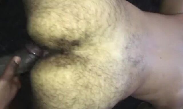 College Twunk gives up culo to ENORMOUS EBONY BONER and luvs it