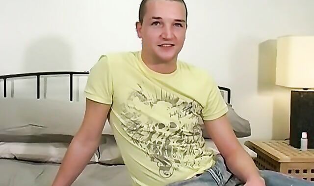 Interviewed UK first-ever-timer Mark jerks and concludes off on himself