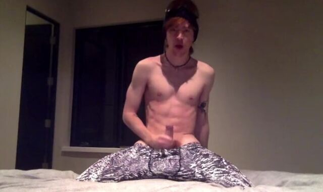 Wild snowboarder touches one out aprés-ski