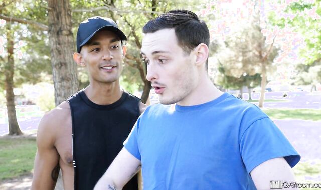 ShowerBait Intense Bathroom Lovemaking With Jizm-Shotgun Gulping Wooly Boys