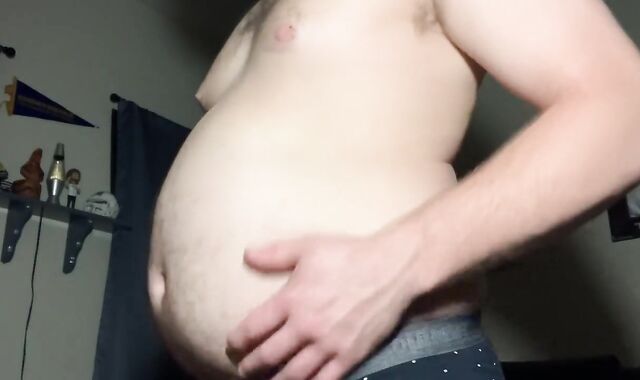 Kinky Stoner Gainer Belly Touch