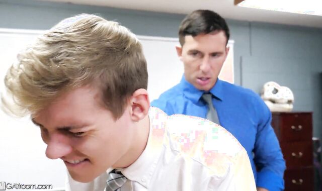 ManRoyale Cum Guzzling Otter Fap Bailey Enjoys It Raunchy