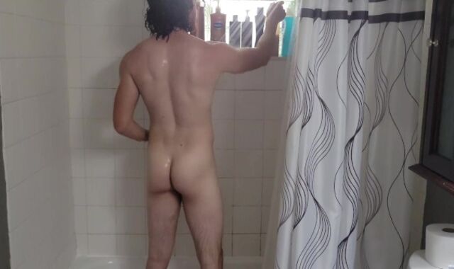 Sloppy college first-ever-timer grower takes a supah-super-cute, super hot shower after work.