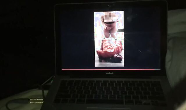 Wordy Sofa Bate - Chill in sofa with some ballstretcher