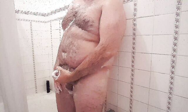 Red-Hot Douche Time for BearLikeBoy !