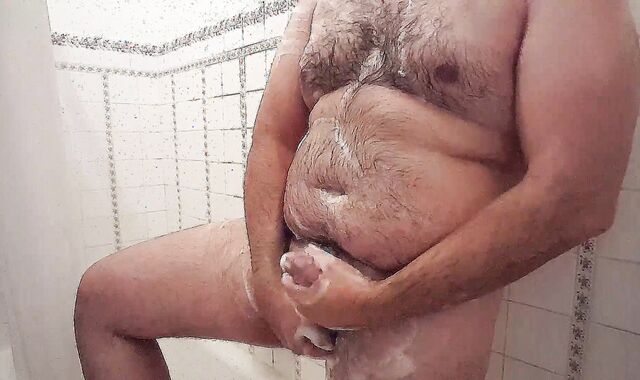 Red-Hot Douche Time for BearLikeBoy !