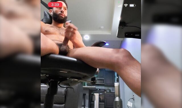 Cumshow Episode trio