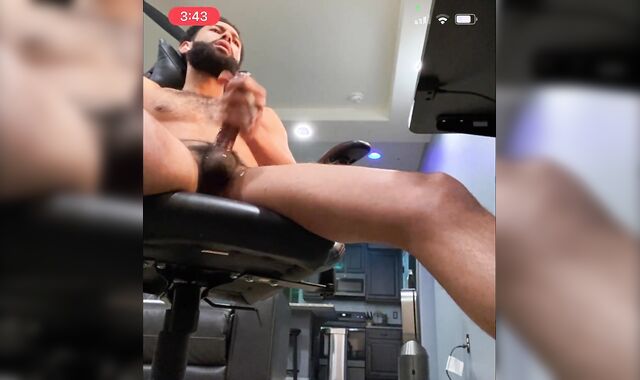 Cumshow Episode trio